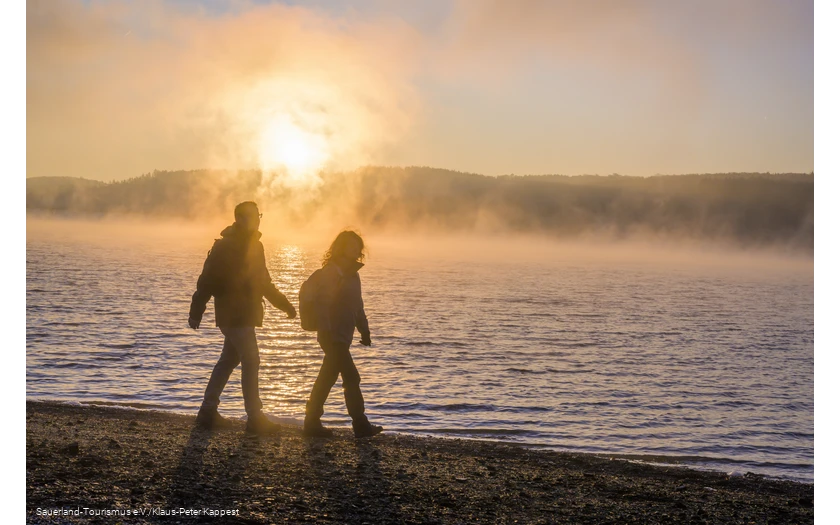 Wanderer Sonnenaufgang Möhnesee