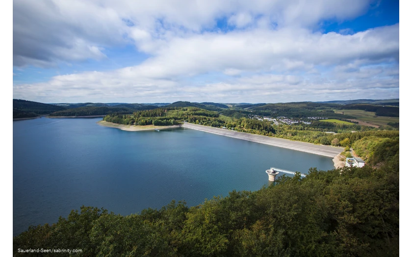 Drohnenaufnahme von der Waldenburger Bucht in Attendorn