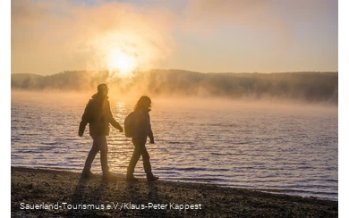 Wanderer Sonnenaufgang Möhnesee