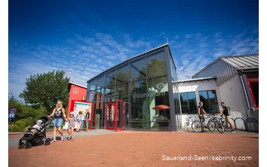Gut besuchte Tourist-Information am Diemelsee