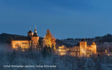 Die Burg aus der Ferne