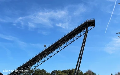 Beeindruckende Höhe der Schanzenanlage