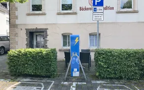 E Auto Ladestation Marktplatz.jpg