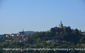 Blick auf Obermarsberg mit beiden Kirchen