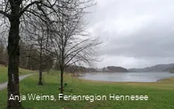 Blick über die Berghauser Bucht und den Hennesee im Herbst