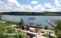 Promenade mit Schiff