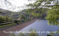 Der Staudamm der Hennetalsperre