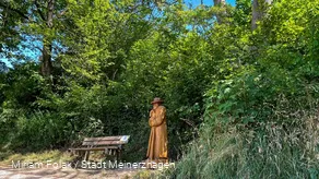 Der Sagenort mit der sagenhaften Holzfigur