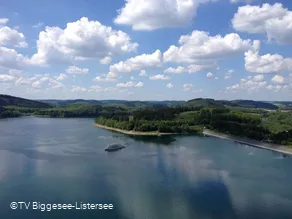Biggesee mit Personenschifffahrt, Foto Tourismusv