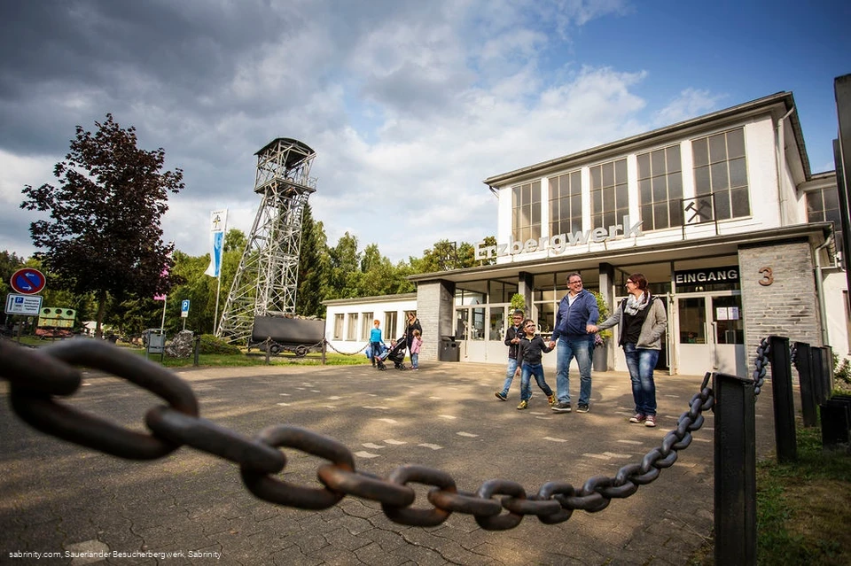 Eingang Sauerländer Besucherbergwerk