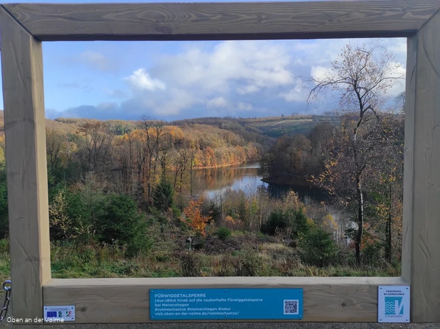 Panoramabilderrahmen am Wegesrand