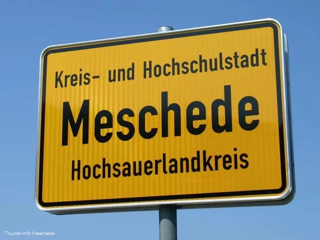 Kreis- und Hochschulstadt Meschede, Ortsschild