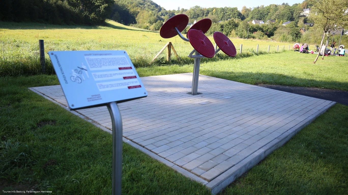 Sportgeräte in den Henne-Auen