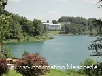 Blick auf das Hotel am Hennesee