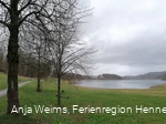 Blick über die Berghauser Bucht und den Hennesee im Herbst