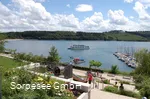 Promenade mit Schiff